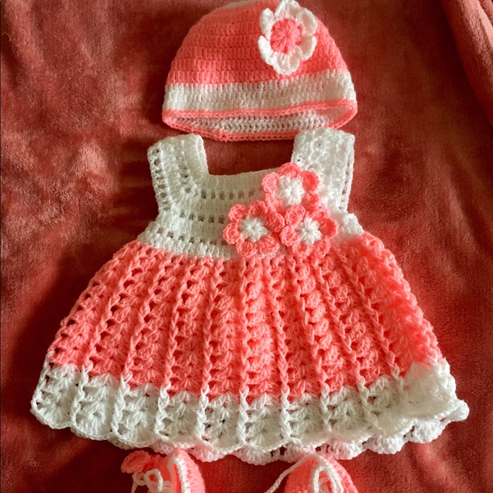 New Baby girl crochet 3 pieces set 0-6 months